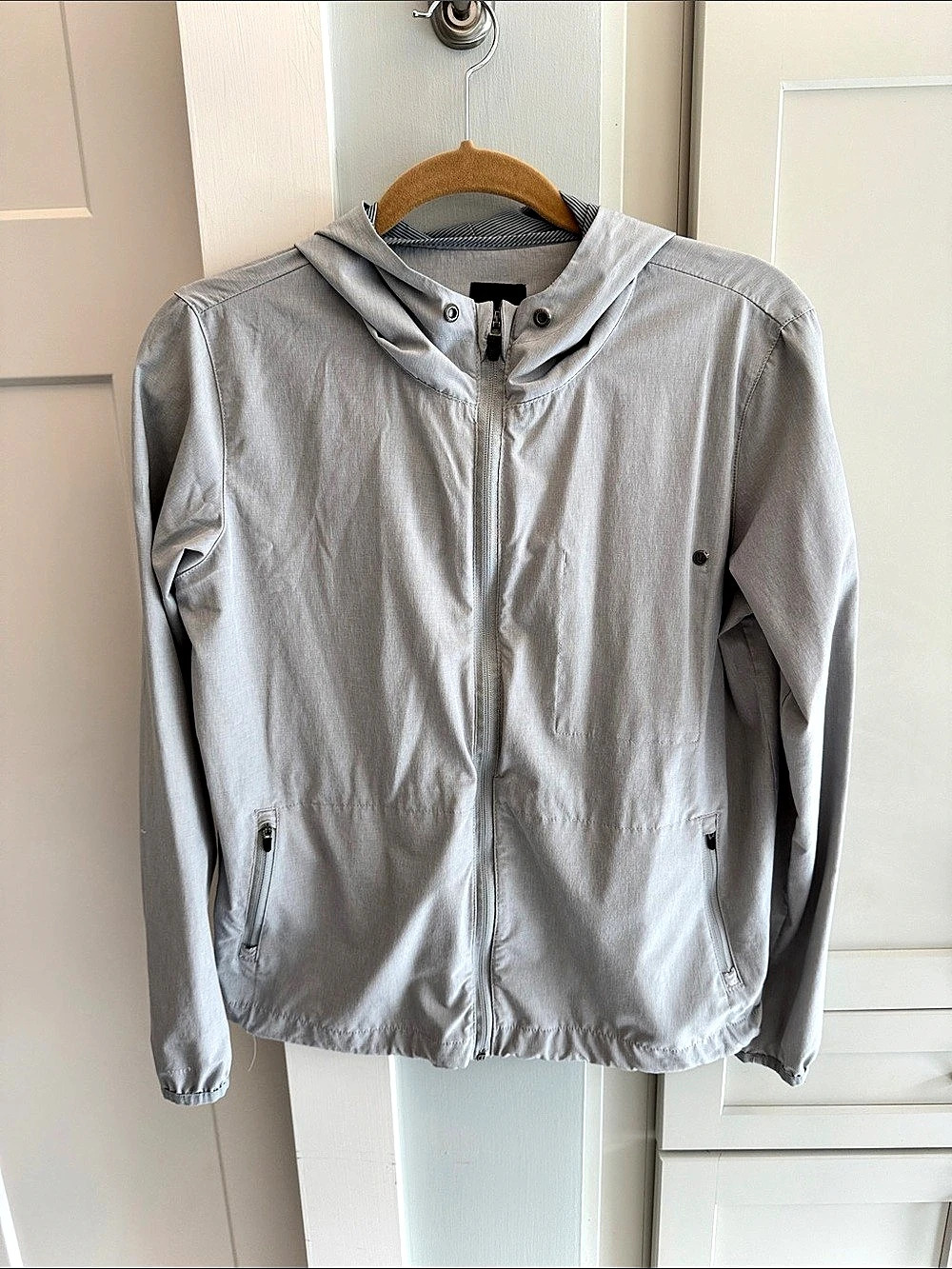 Vuori Lightweight Renew Trainer Shell Jacket Gray Size Small